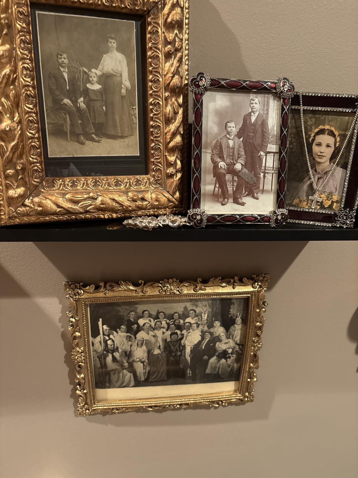 Gold 11x14 Picture Frame Vintage Ornate Picture Frames Antique Baroque for Wall Hanging, Fits 11x14 or Matted to 8x10 Photo customer photo 1