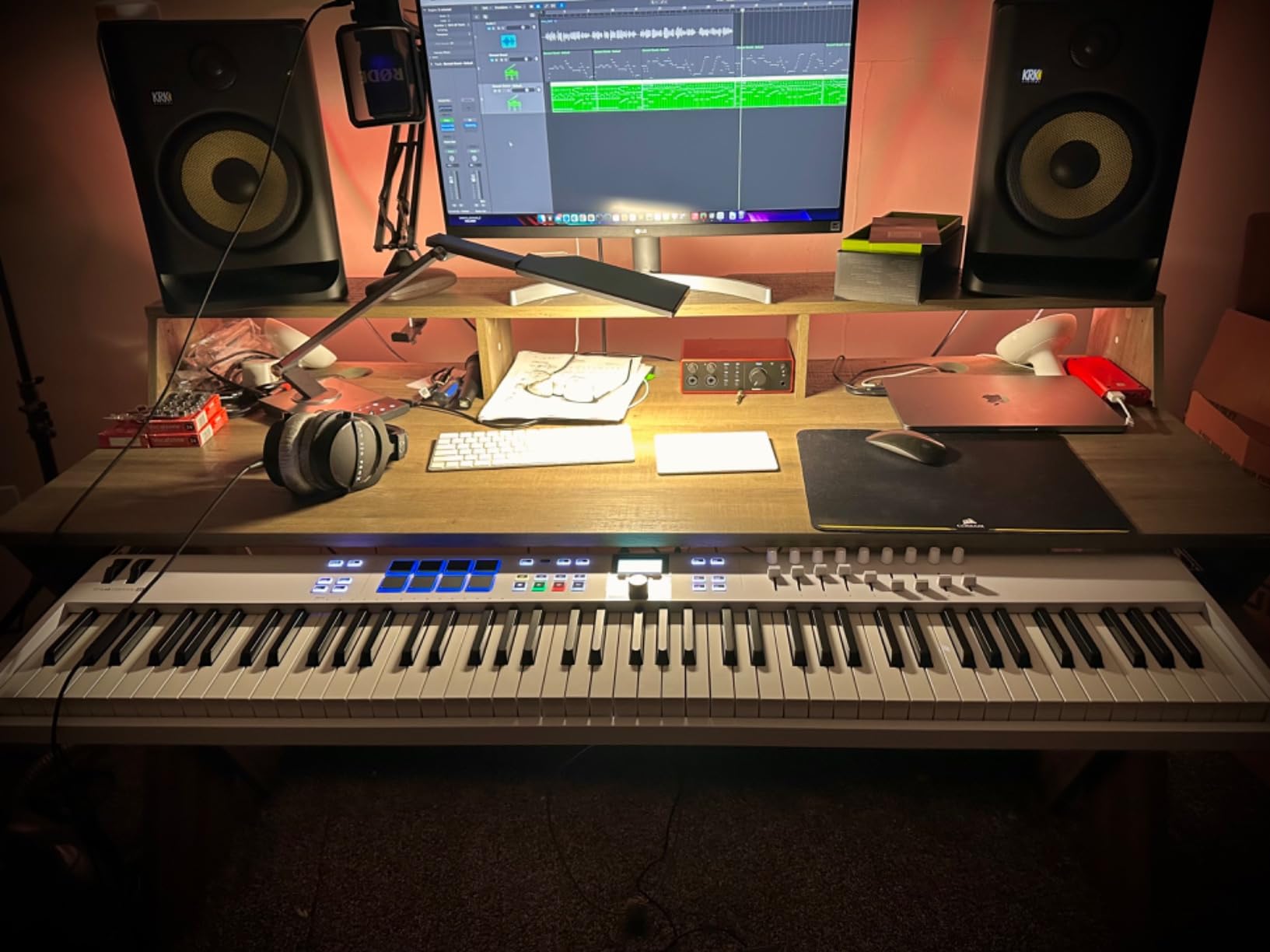 Arturia KeyLab Essential 88 mk3 - 88 key USB MIDI Controller Keyboard with Analog Lab V Software (White) customer photo 1