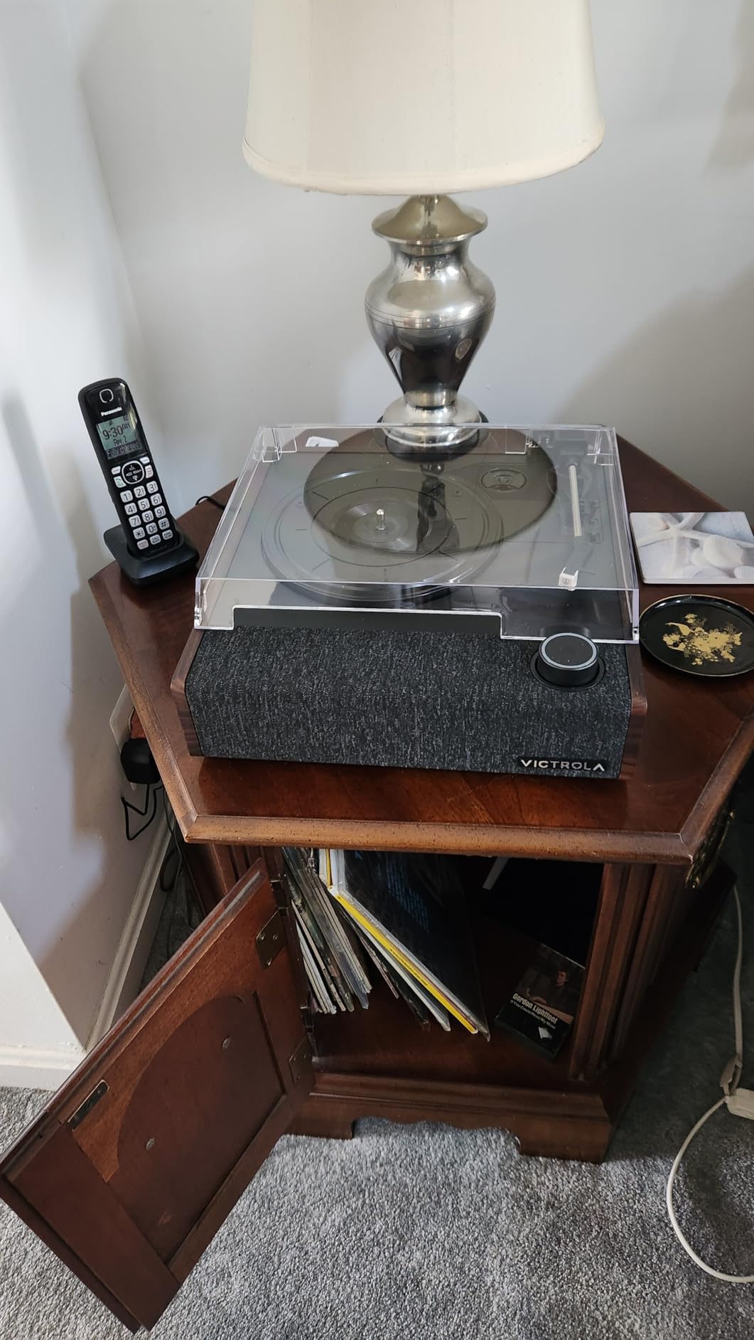 Victrola Eastwood II Record Player with Speakers - Bluetooth 5.1, 3-Speed Vinyl Player, Audio Technica AT-3600LA Cartridge (Oak) customer photo 1