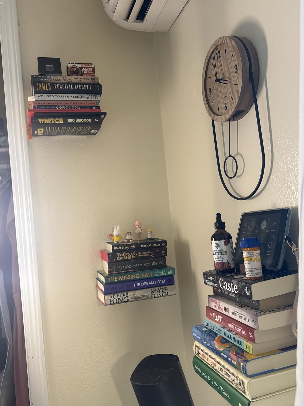 xympo Floating Invisible Bookshelf Wall Mounted (Set of 4) - Aluminum - Turn Books into Floating Shelves customer photo 1