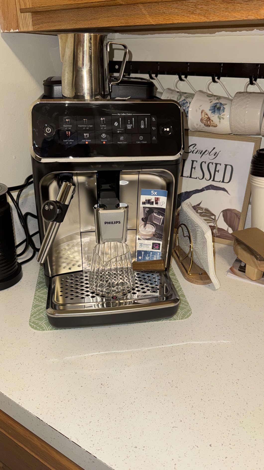 Philips 3300 Series Fully Automatic Espresso Machine with LatteGo Milk System and integrated grinder, 6 Hot & Iced Coffee Pre-Sets, 40% Quieter SilentBrew, 15-Bar Pressure, Glossy Black (EP3341/50) customer photo 2