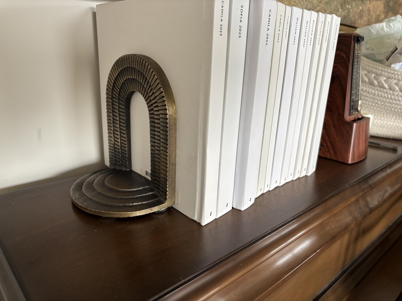 CRAFTSMAN ROAD Cast Iron Brick Arch Bookends Set, Antique Brass Book Ends, 2 Decorative Book Holders for Shelves or Bookcase, Stylish Brass, Non-Skid Anti-Slip Heavy Duty, Home Décor Gift customer photo 1