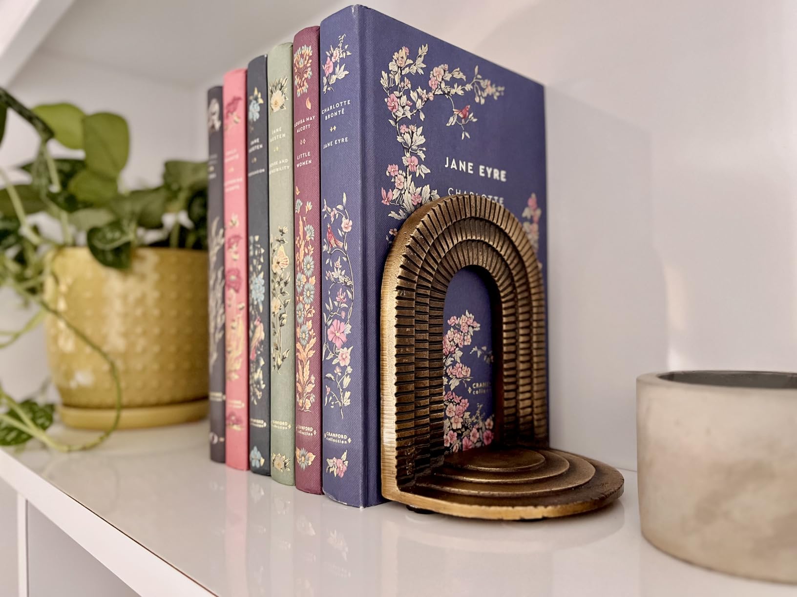 CRAFTSMAN ROAD Cast Iron Brick Arch Bookends Set, Antique Brass Book Ends, 2 Decorative Book Holders for Shelves or Bookcase, Stylish Brass, Non-Skid Anti-Slip Heavy Duty, Home Décor Gift customer photo 2