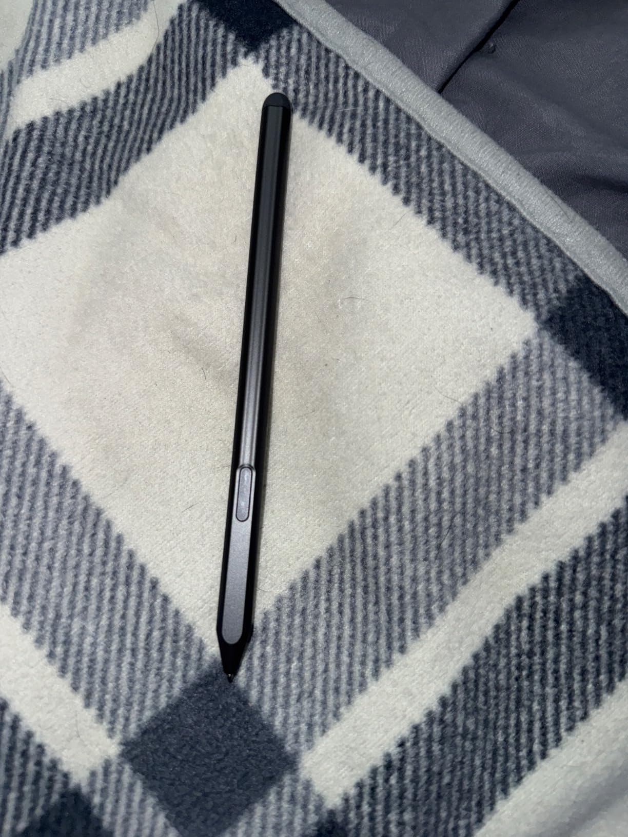 Amazon Kindle Scribe Premium Pen, Sleek Stylus Design with Improved Eraser - Tungsten customer photo 2