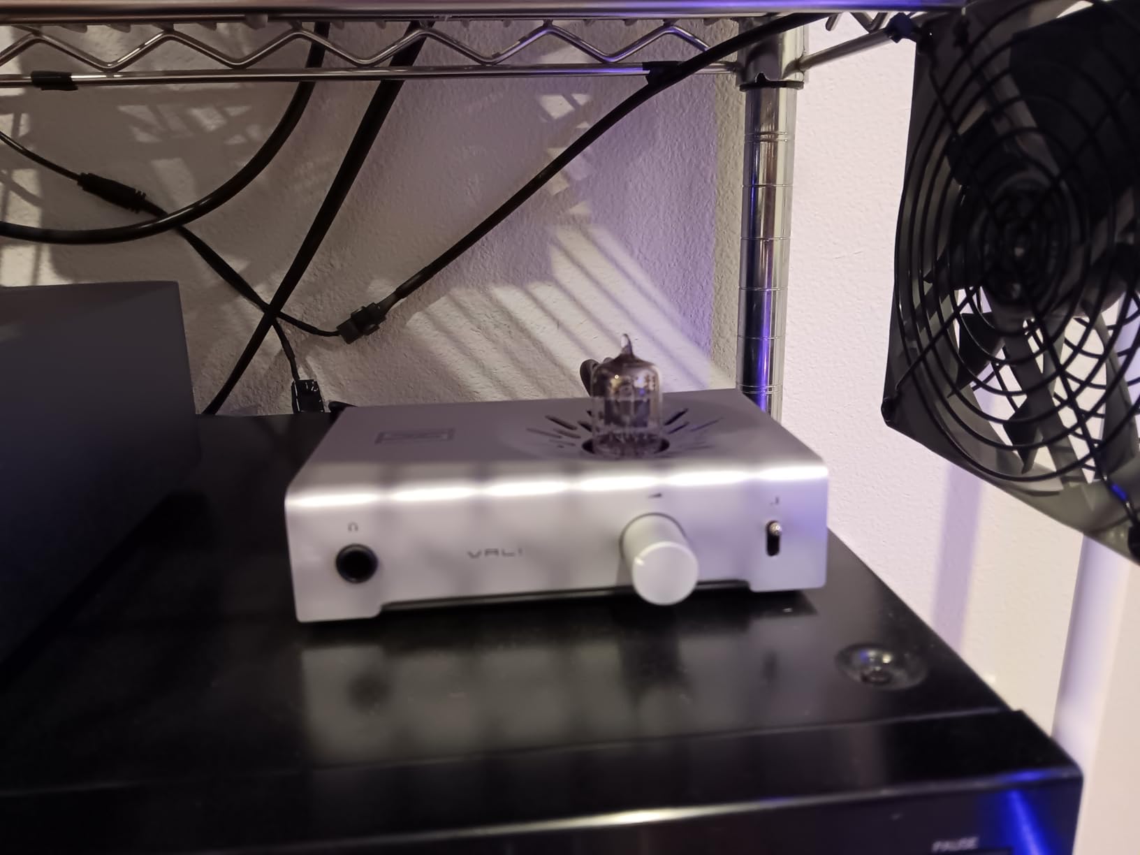 Vali 3 Beautiful Tube Hybrid Headphone Amp and Preamp - Black customer photo 1