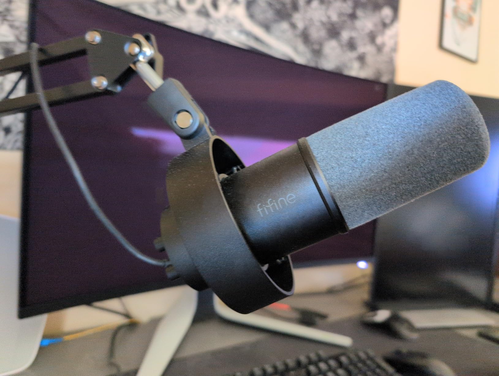 FIFINE K688 Podcast Microphone Kit, USB/XLR Dynamic Microphone with Boom Arm customer photo 2
