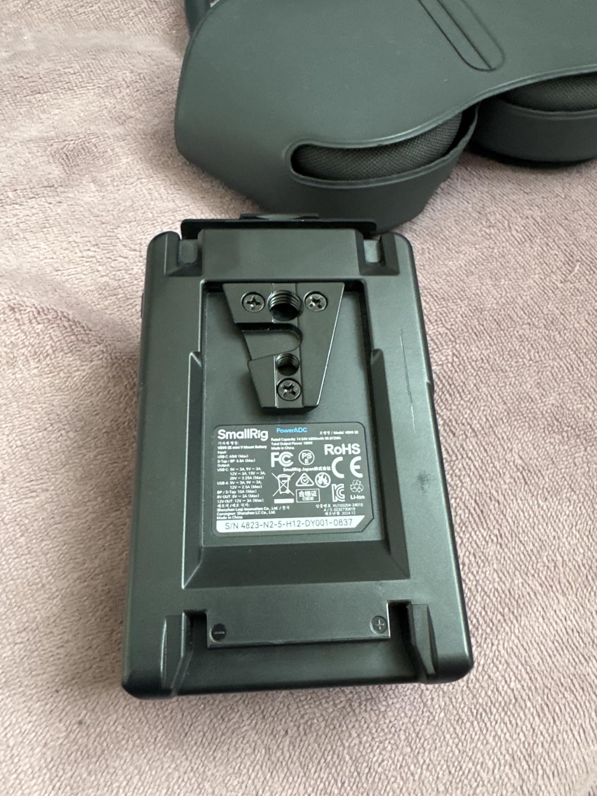 SMALLRIG V Mount Battery, 99Wh / 6800mAh V Mount Battery with 65W Output, 2.5H Full Charge, PD 3.0 USB-C Fast Charging, for Filmmakers, Cameras, Camcorders, Phones, Monitors, Video Lights customer photo 2