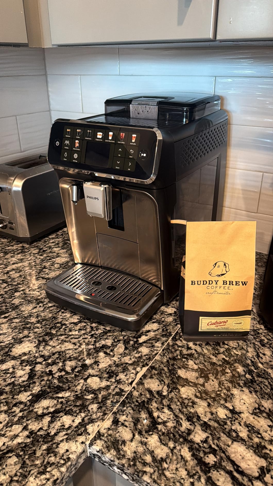 Philips 5500 Series Fully Automatic Espresso Machine, LatteGo Milk System, Integrated Grinder, 20 Hot & Iced Coffee Pre-Sets, Quick Start, SilentBrew, 15-Bar Pressure, Black Chrome (EP5544/94) customer photo 2