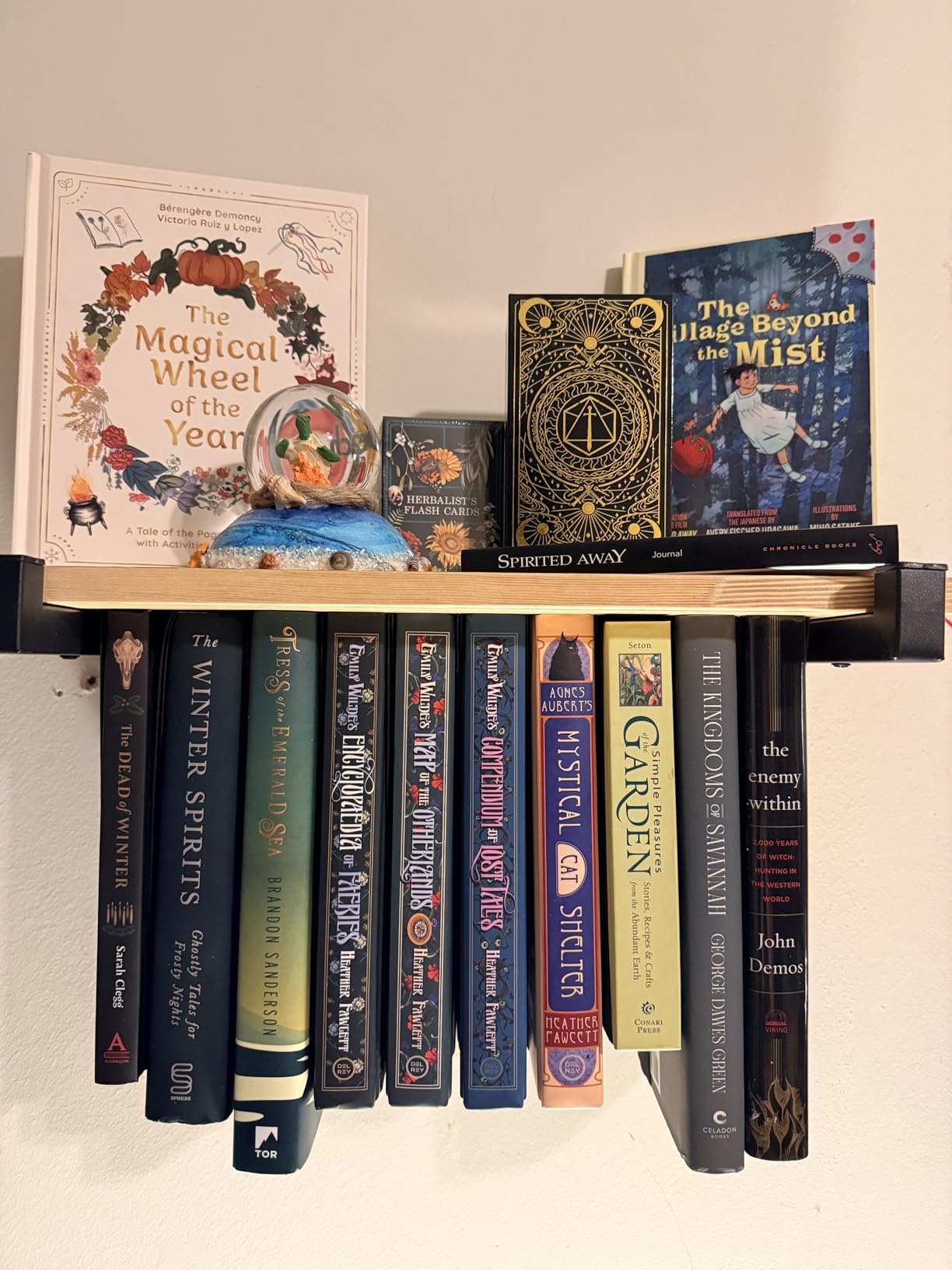 NANATI 2 Set of Floating Bookshelf, Pine Wood Invisible Bookshelf, Hanging Bookshelves for Wall, Unique Space Saving Wall Bookcase (16.5L×8.7W×1.5H) customer photo 2
