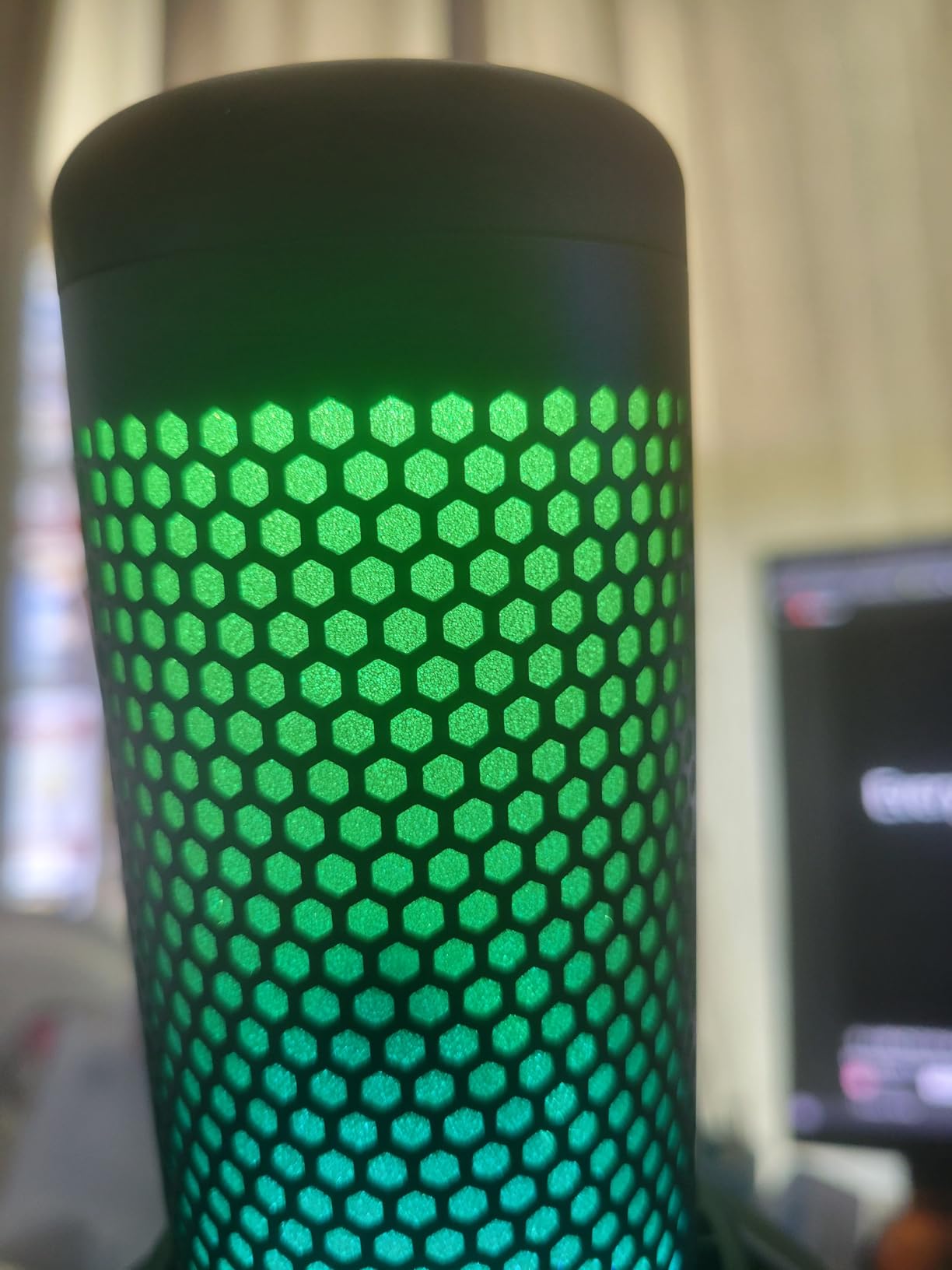 HyperX QuadCast 2 S - USB Microphone, with RGB Lighting, Streaming and Podcasting customer photo 1