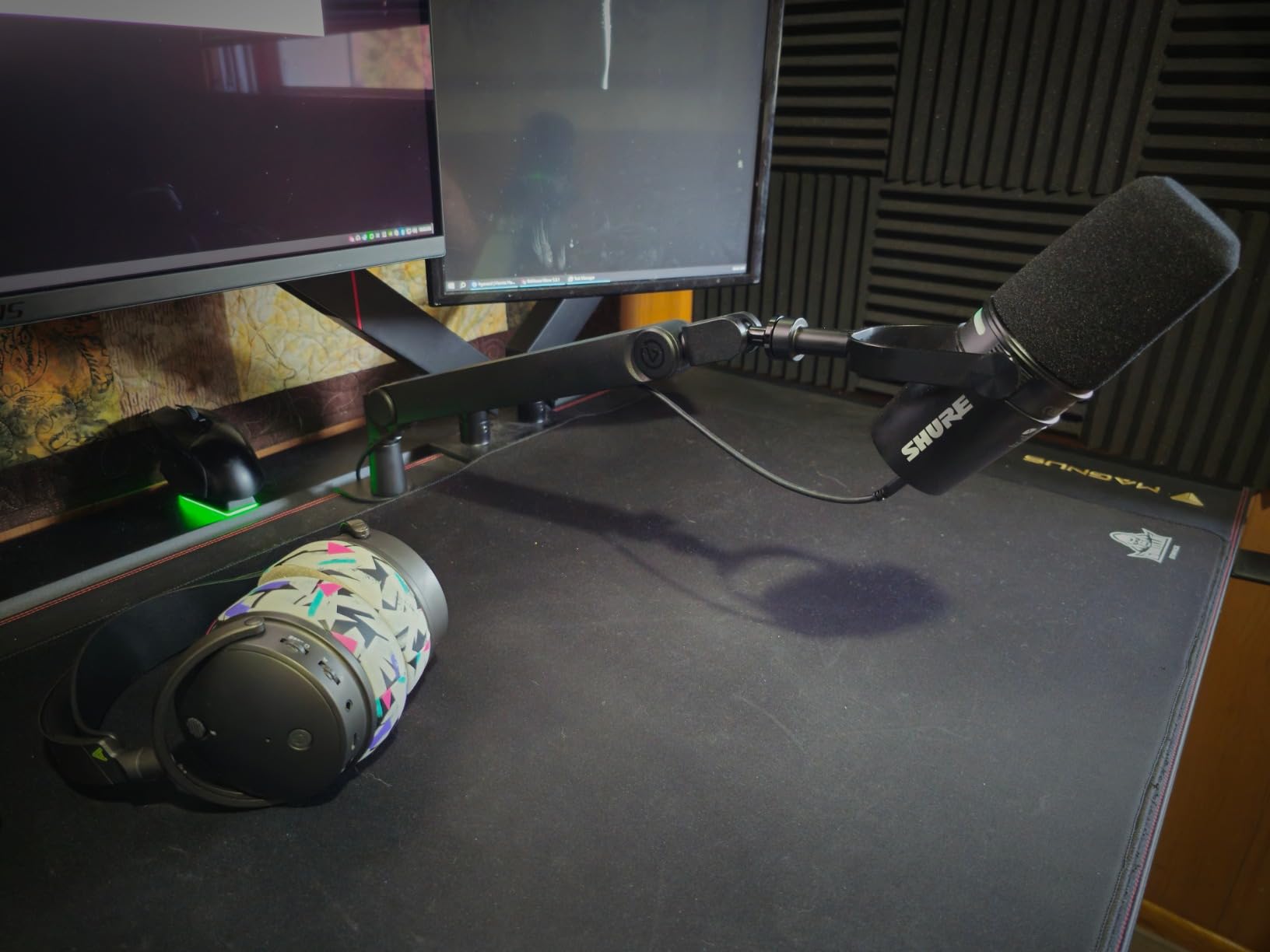 Elgato Wave Mic Arm Pro - 360° Rotatable Low Profile Gas Spring Microphone Arm, Works Mics/Shure SM7B/HyperX QuadCast/Rode/Blue Yeti & More - for Broadcasting/Podcasting/Streaming customer photo 2