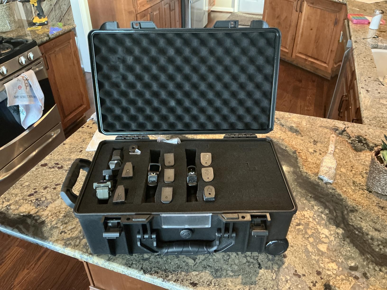 VEVOR Weatherproof Hard Case for Cameras (21.7*13.4*9.5