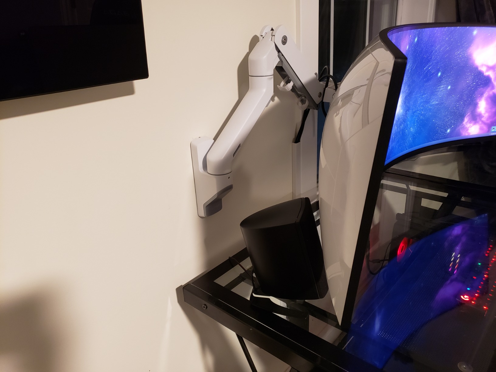 Ergotron - HX VHD Premium Heavy Duty Gaming Monitor Arm, Single Monitor Wall Mount - for 1000R Curved Ultrawide Monitors Up to 57 Inches, 9-14 Inches Depth, VESA 75x75mm or 100x100mm - White customer photo 2