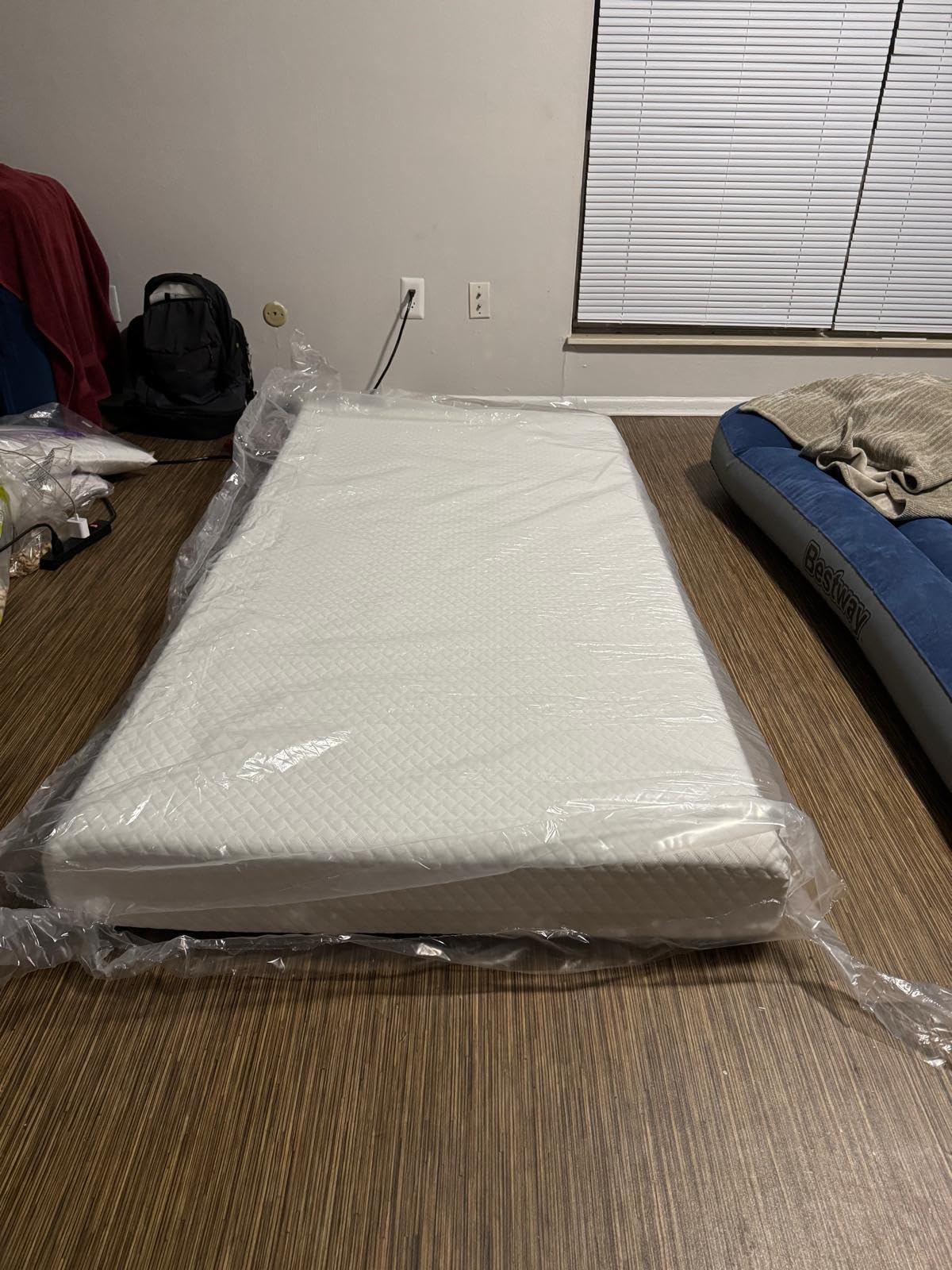 EGOHOME 10 Inch Queen Mattress, Memory Foam Mattress in a Box with Cooling Green Tea Gel, Relieve Pressure with Medium Firm Support, CertiPUR-US Certified, 80''L x 60''W customer photo 1