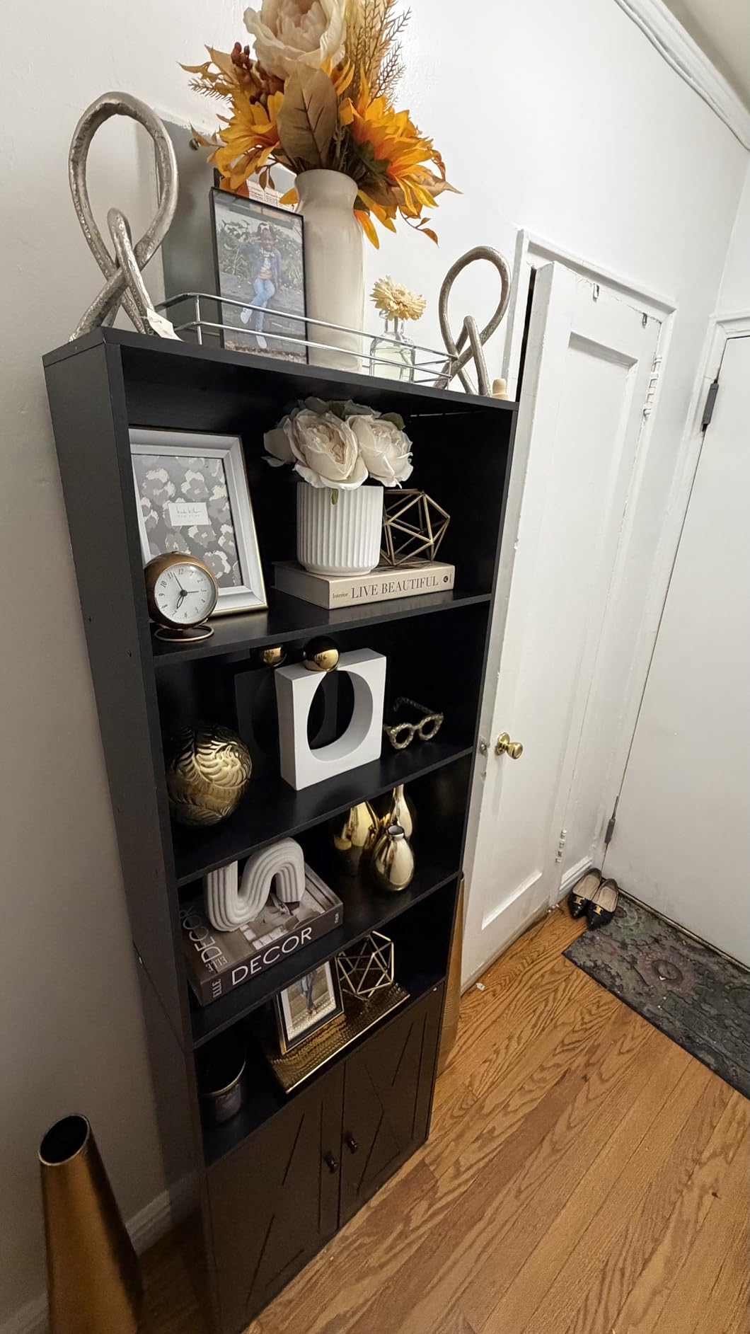 Shintenchi Bookshelf, Industrial Bookshelves and Bookcases with Doors Floor Standing 6 Shelf Display Storage Shelves 70.9 inches Tall Bookcase for Home Office, Living Room (Black) customer photo 1