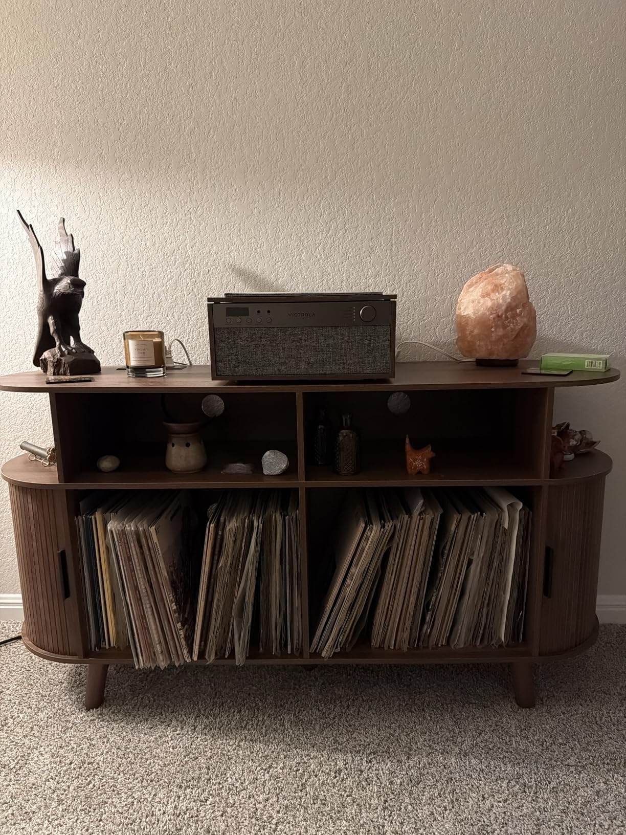 LUVIOHOME Large Round Record Player Stand with Charging Station & USB Ports, Record Storage Cabinet, Mid Century Modern Turntable Stand for Bedroom Living Room (Walnut) customer photo 2