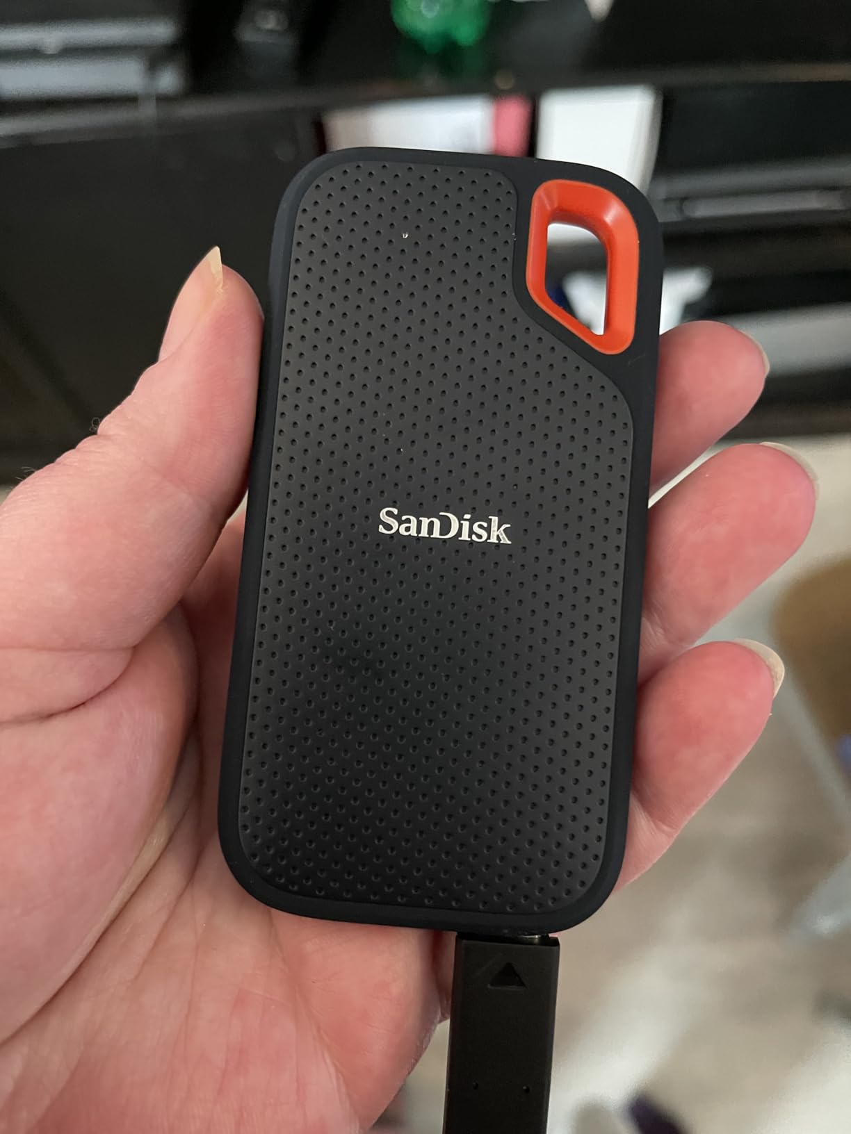 SanDisk 2TB Extreme PRO Portable SSD with USB4, Up to 3800 MB/s Read and 3700MB/s Write customer photo 1