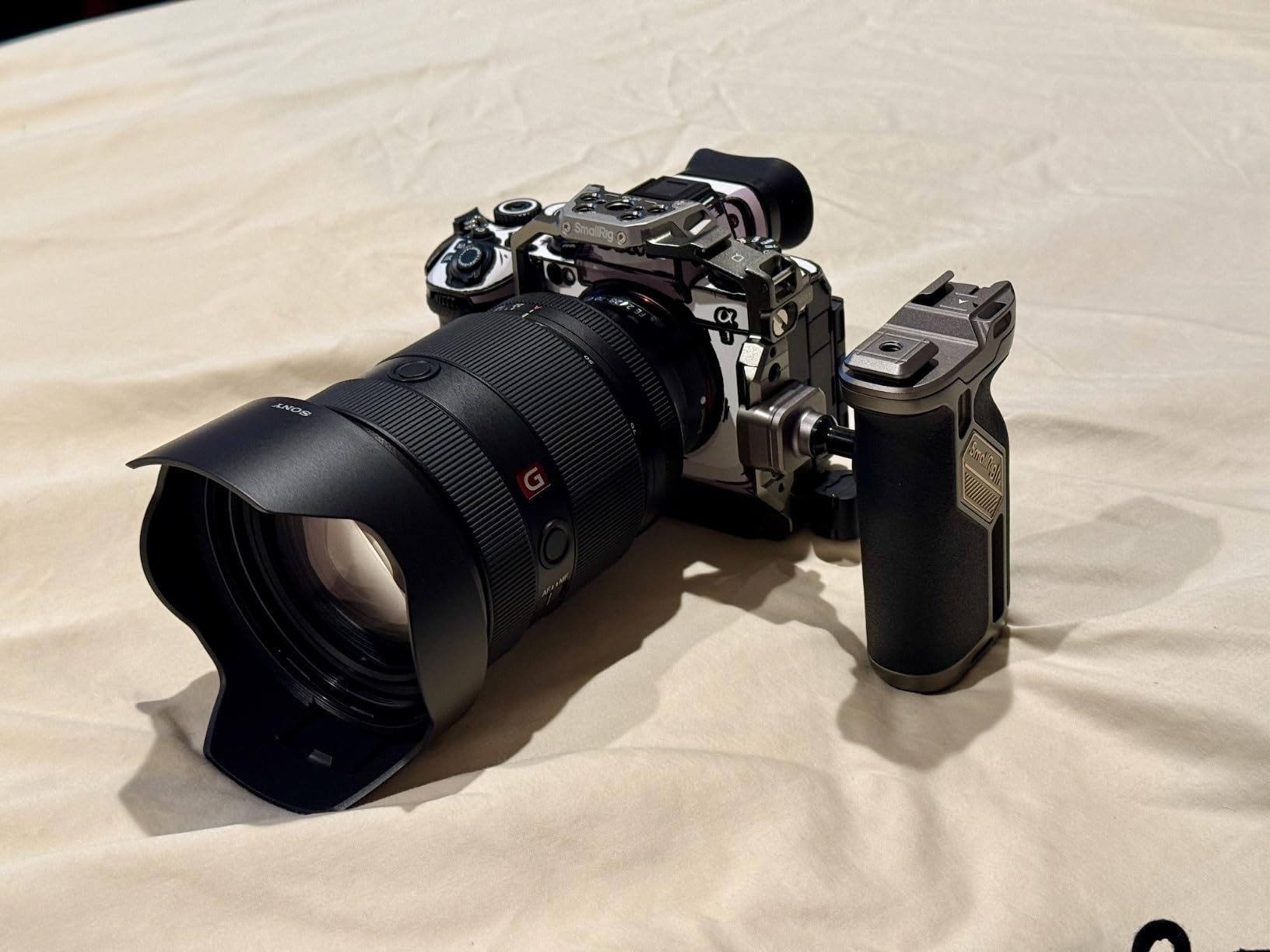 Sony FE 28-70mm F2 GM Lens, G Master Standard Zoom Lens (Full-Frame), Black customer photo 2