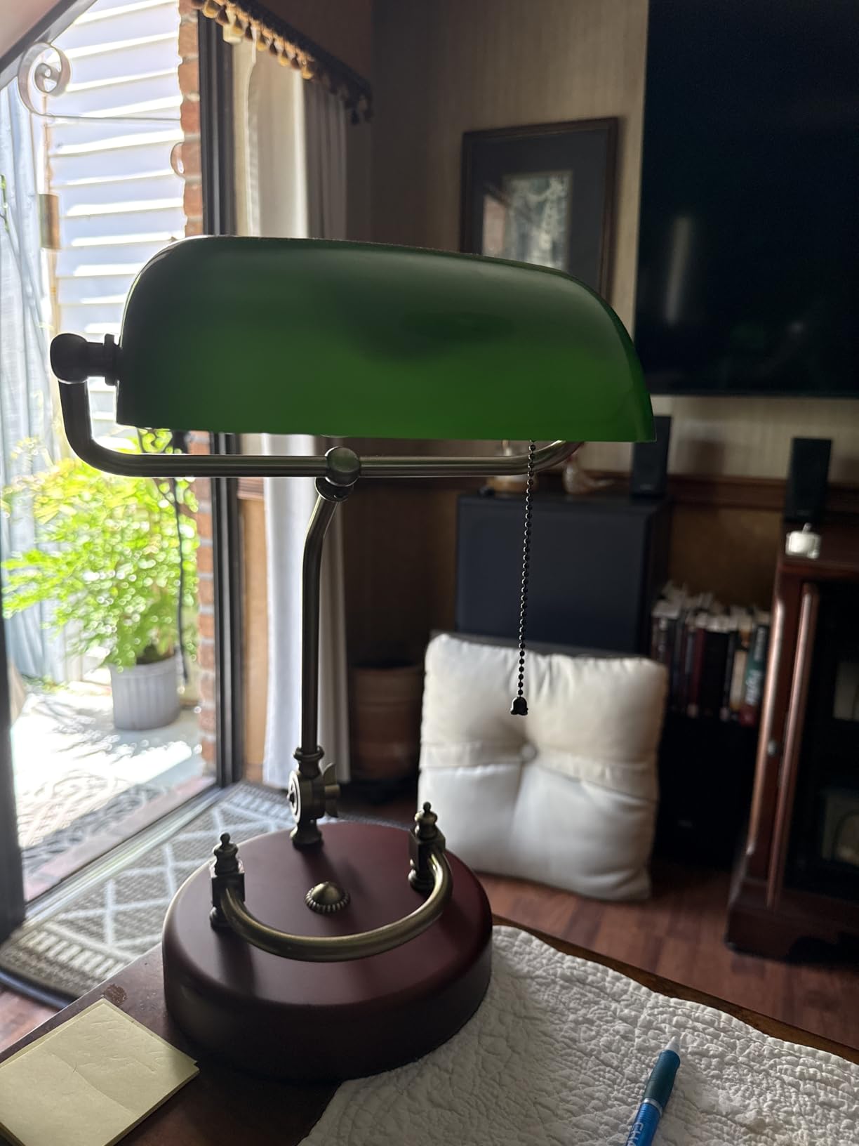 Bankers Lamp, Traditional Green Desk Lamp with Solid Birch Wood Base, Green Glass Antique Library Lamp with Pull Chain Switch, Plug in Vintage Bankers Desk Lamp for Office, Study Room customer photo 2