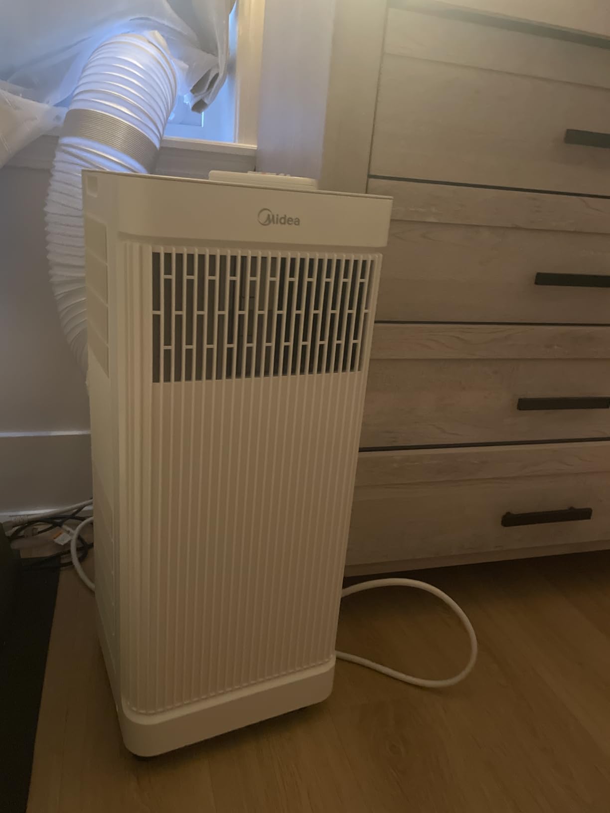 Midea 8,500 BTU ASHRAE (5,000 BTU SACC) Portable Air Conditioner, Smart Control, Cools up to 150 Sq. Ft., with Dehumidifier & Fan mode, Remote Control & Window Installation Kit Included customer photo 1