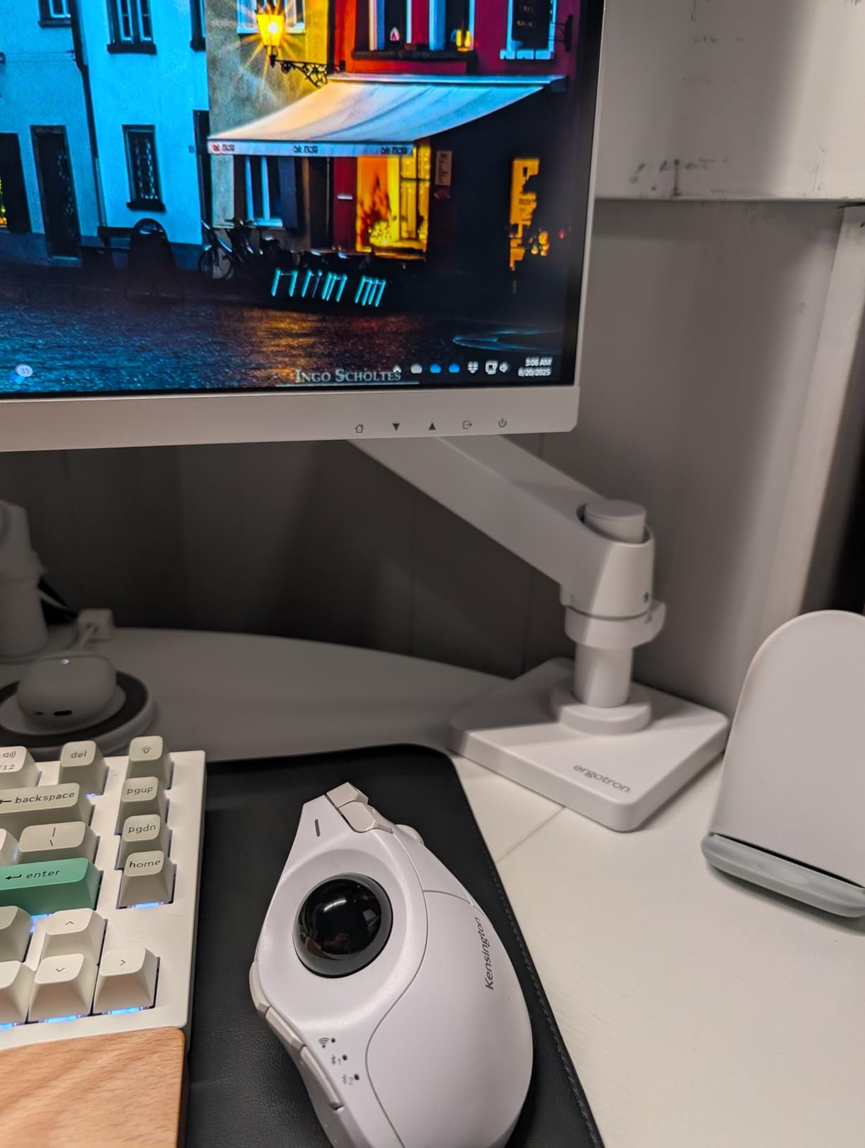 Ergotron - Upgraded LX Pro Premium Monitor Arm, Single Monitor Desk Mount - fits Flat Curved Ultrawide Computer Monitors up to 34 Inches, 4 to 22 lbs, VESA 75x75mm or 100x100mm - White customer photo 1