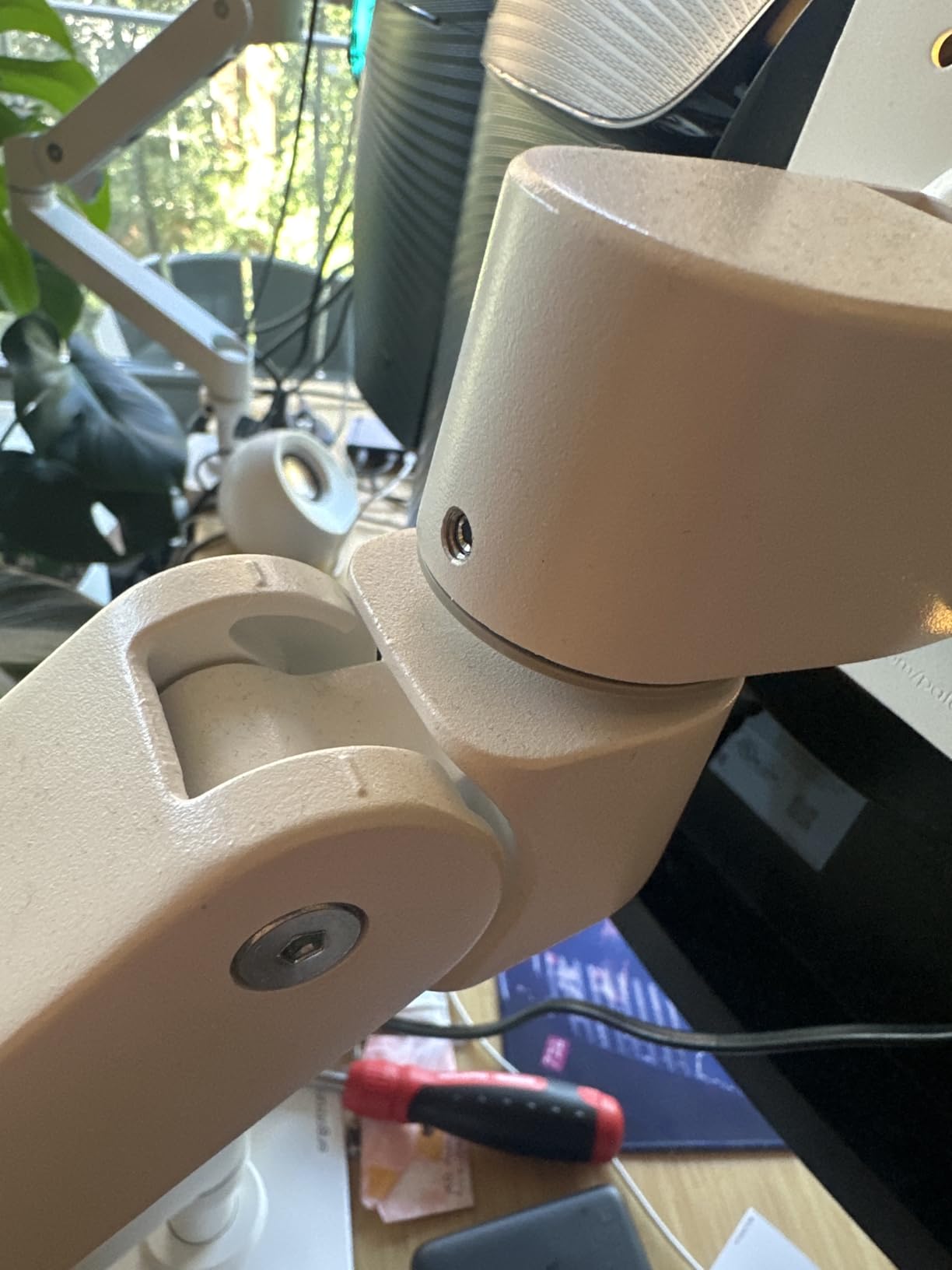 Ergotron - Upgraded LX Pro Premium Monitor Arm, Single Monitor Desk Mount - fits Flat Curved Ultrawide Computer Monitors up to 34 Inches, 4 to 22 lbs, VESA 75x75mm or 100x100mm - White customer photo 2