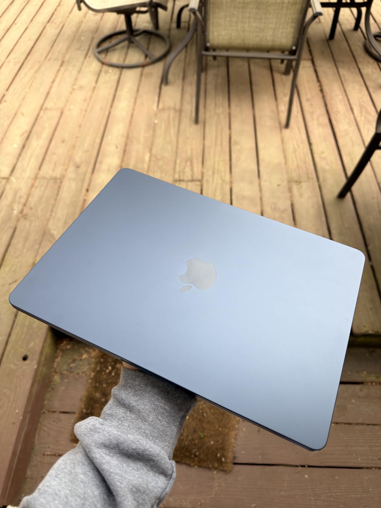 Apple 2025 MacBook Air 13-inch Laptop with M4 chip: Built for Apple Intelligence, 13.6-inch Liquid Retina Display, 16GB Unified Memory, 256GB SSD Storage, 12MP Center Stage Camera, Touch ID; Midnight customer photo 2