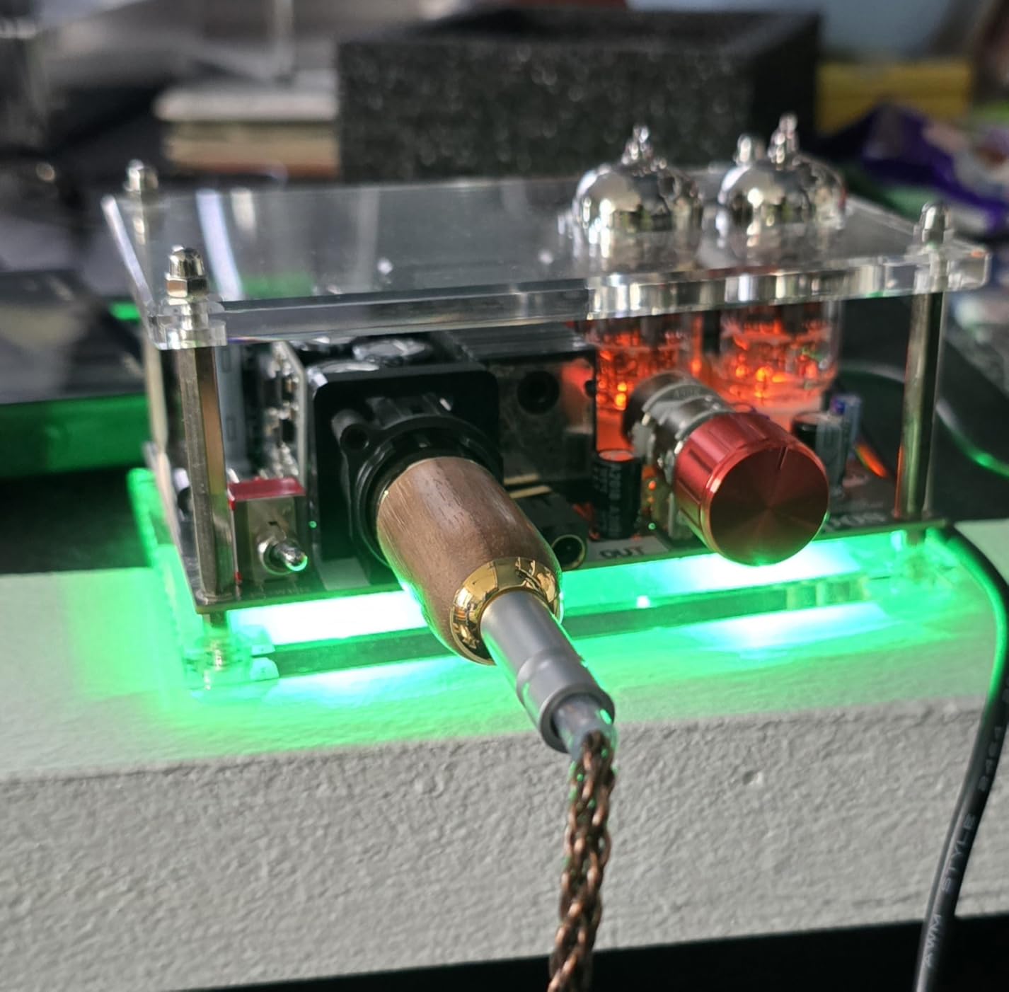 Apos Gremlin Headphone Amp Headphone Tube Amplifier, Class A Balanced Tube Amp, Replaceable Tubes 12au7, 6922/XLR, 4.4mm Balanced Interface customer photo 2
