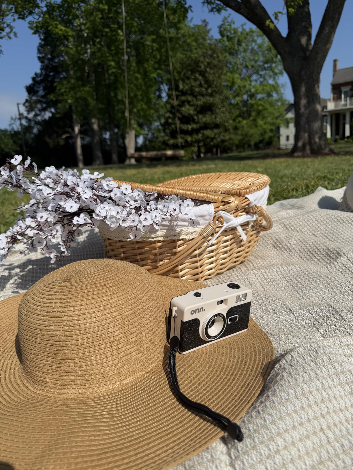 Onn. Reusable 35mm Camera (Black) customer photo 2