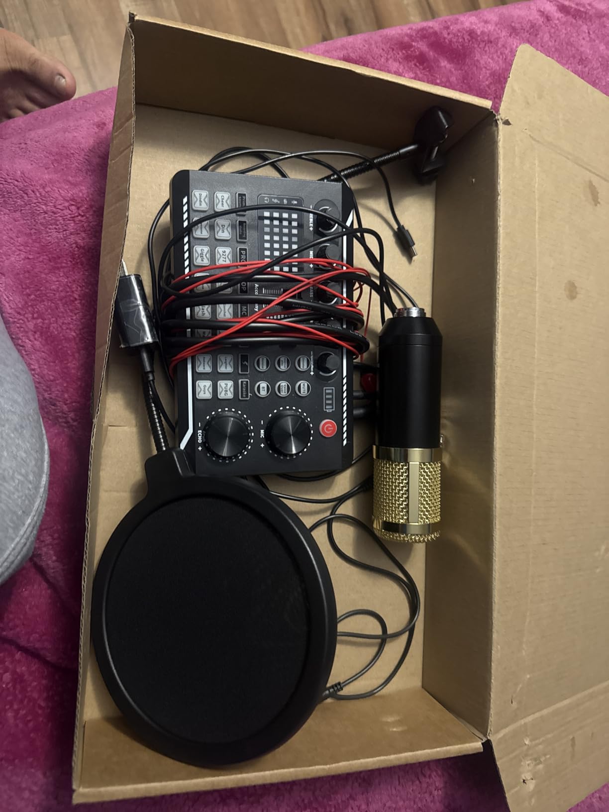 ALSO GO Podcast Equipment Bundle, Podcast Equipment with BM-800 Microphone(Gold) & F998 Sound Card, Recording Studio Equipment for Podcasting, Singing, Gaming, and Live Streaming YouTube Tiktok customer photo 2