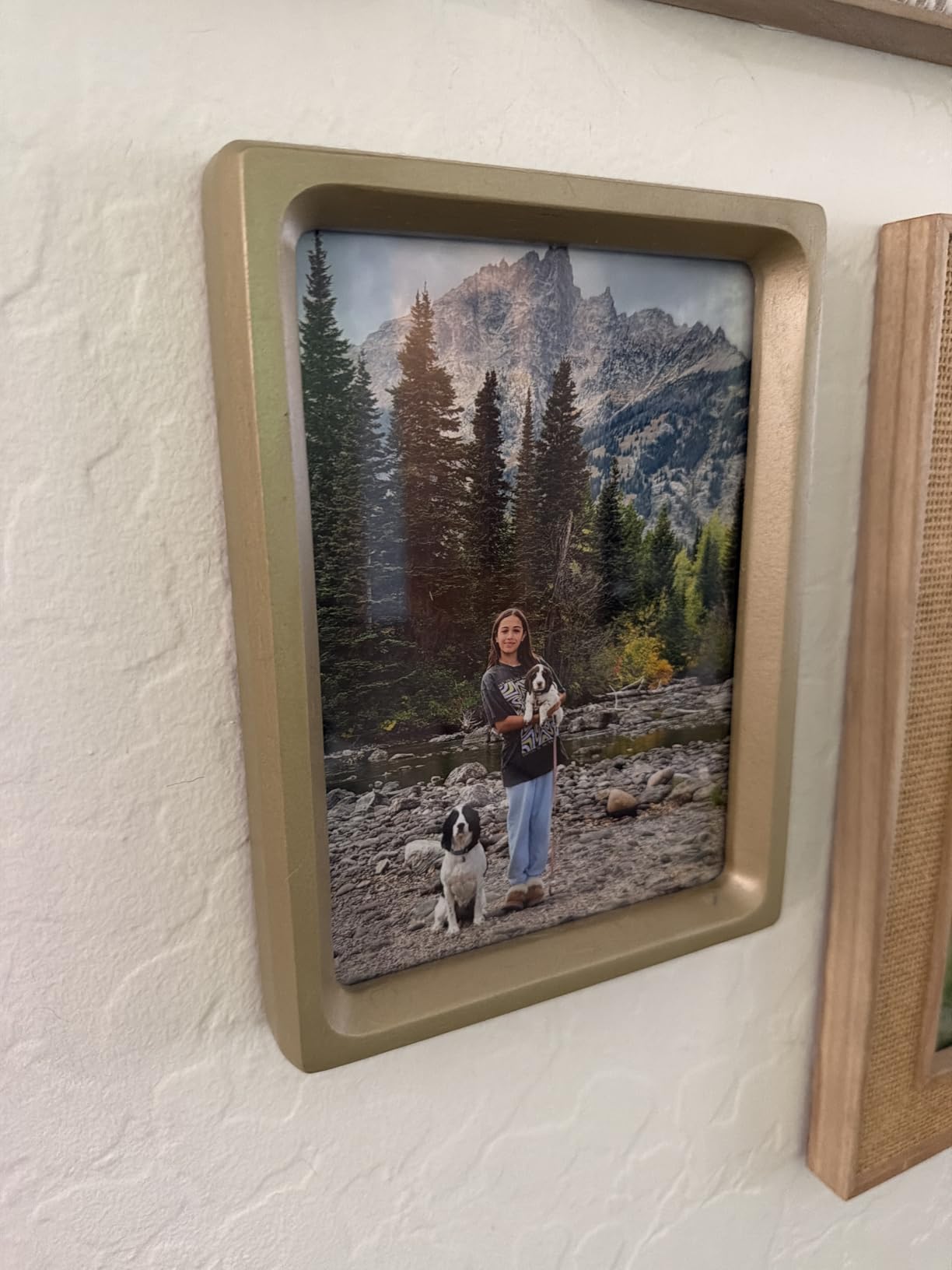 8x10 Picture Frame, USA-Sourced Natural Maple Wood Photo Frame with Tempered Glass, Handcrafted Rounded Corner 8 x 10 Wooden Frame Matted to 5x7 Photos, Wall or Tabletop Display customer photo 1