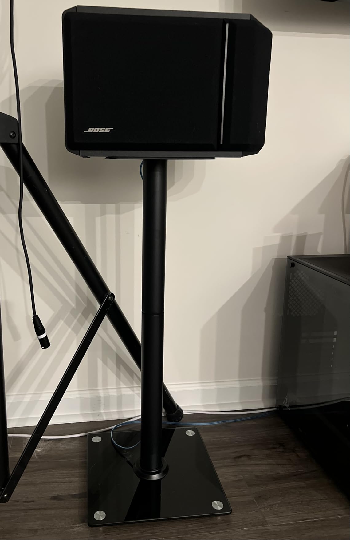 PEGZONE Speaker Stands Pair for Surround Sound, 55 LBS Capacity, 30.1 inch Floor Bookshelf Speaker Stands, Cable Management, Large Base, 1 Pair, Black customer photo 2