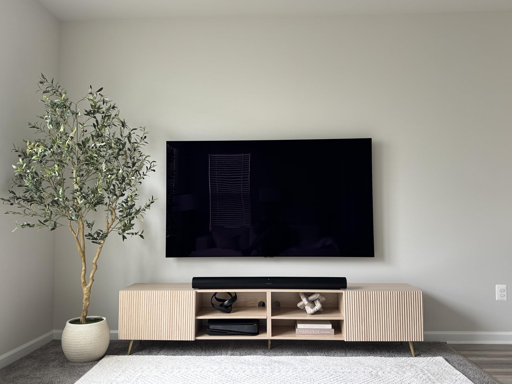 Modern 86in TV Stand for Living Room, Fluted Design Entertainment Center with Adjustable Shelves, Media TV Console Table with Storage for Bedroom, Nature customer photo 2