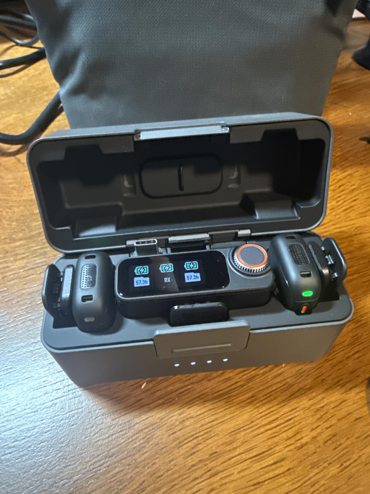 DJI Mic 3 (2 TX + 1 RX + Charging Case), Wireless Microphone for iPhone/Camera/Android, Ultralight, Adaptive Gain Control, Dual Band Anti-Interference, 28hrs Use customer photo 1