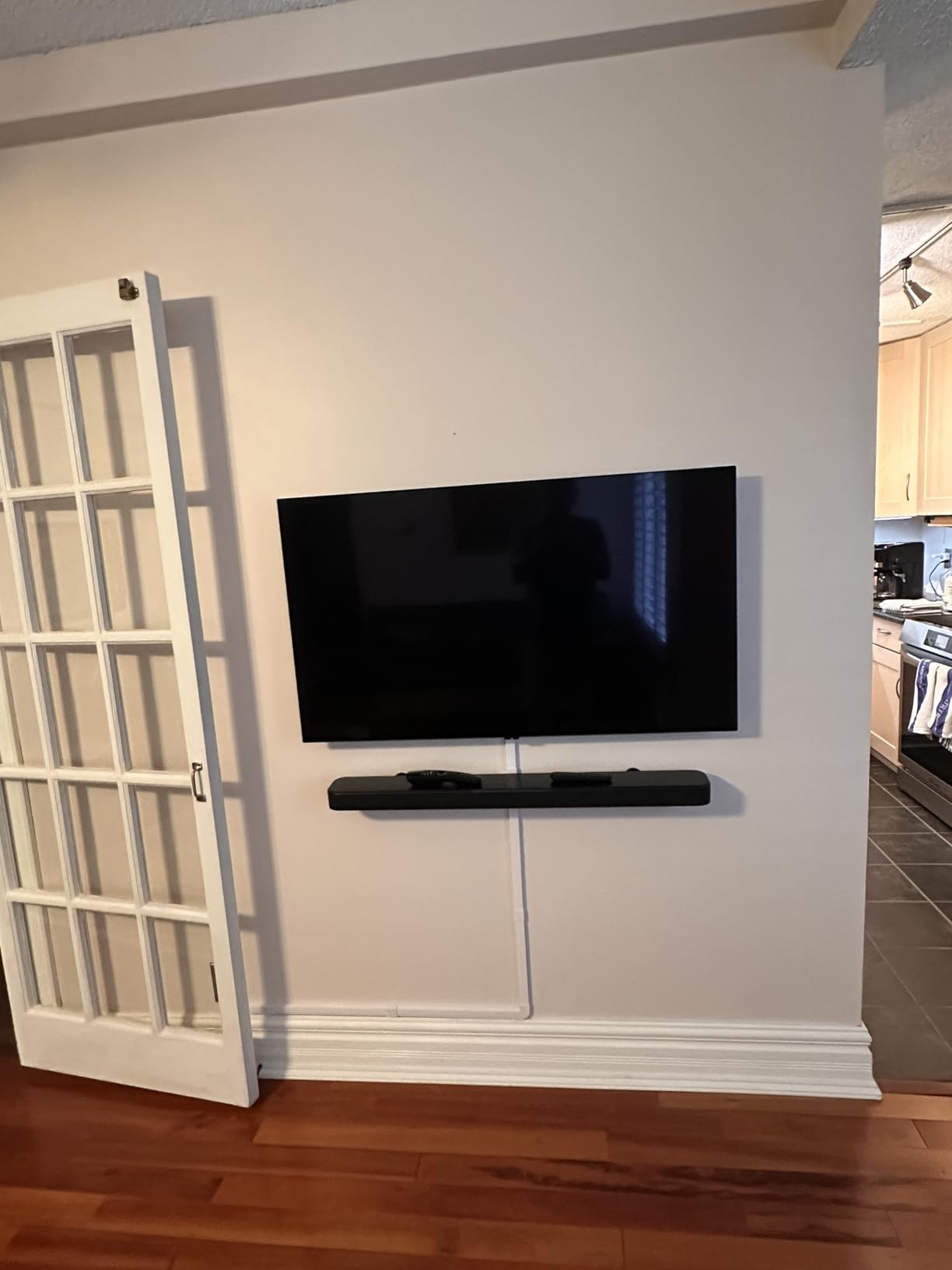 JBL Bar 300MK2-5.0 Channel All-in-one soundbar with Dolby Atmos, MultiBeam 3.0 & PureVoice 2.0, Easy Sound Calibration, JBL ONE App (Black) customer photo 2