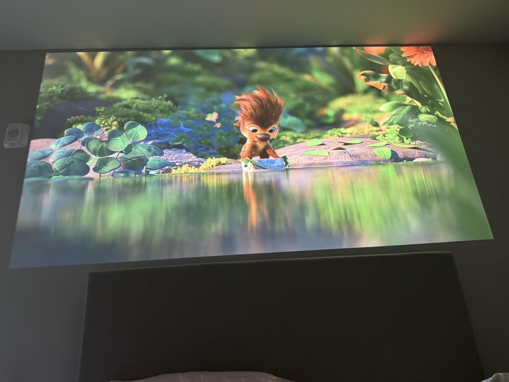 [Officially-Licensed APP & 2500ANSI] 4K Projector with WiFi and Bluetooth, 3D Dolby Audio and Auto Focus Smart Projector, Outdoor Movie Home Theater Proyector with Omni-Adjustable Stand (grey) customer photo 2