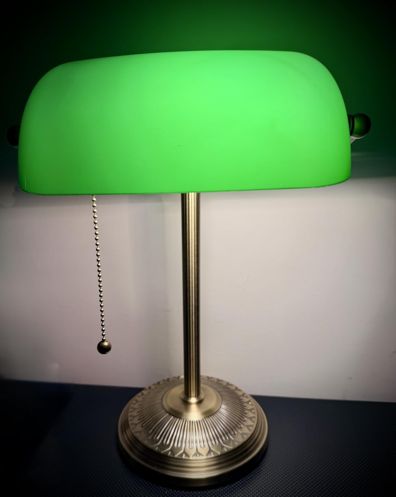 Bankers Lamp, Green Desk Lamp with Brass Finish, Classic Table Lamp with Pull Switch for Home, Office, Study (Green) customer photo 1