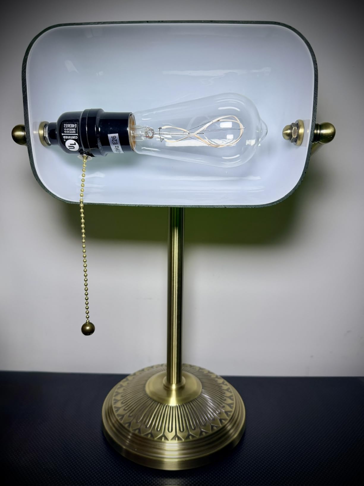 Bankers Lamp, Green Desk Lamp with Brass Finish, Classic Table Lamp with Pull Switch for Home, Office, Study (Green) customer photo 2