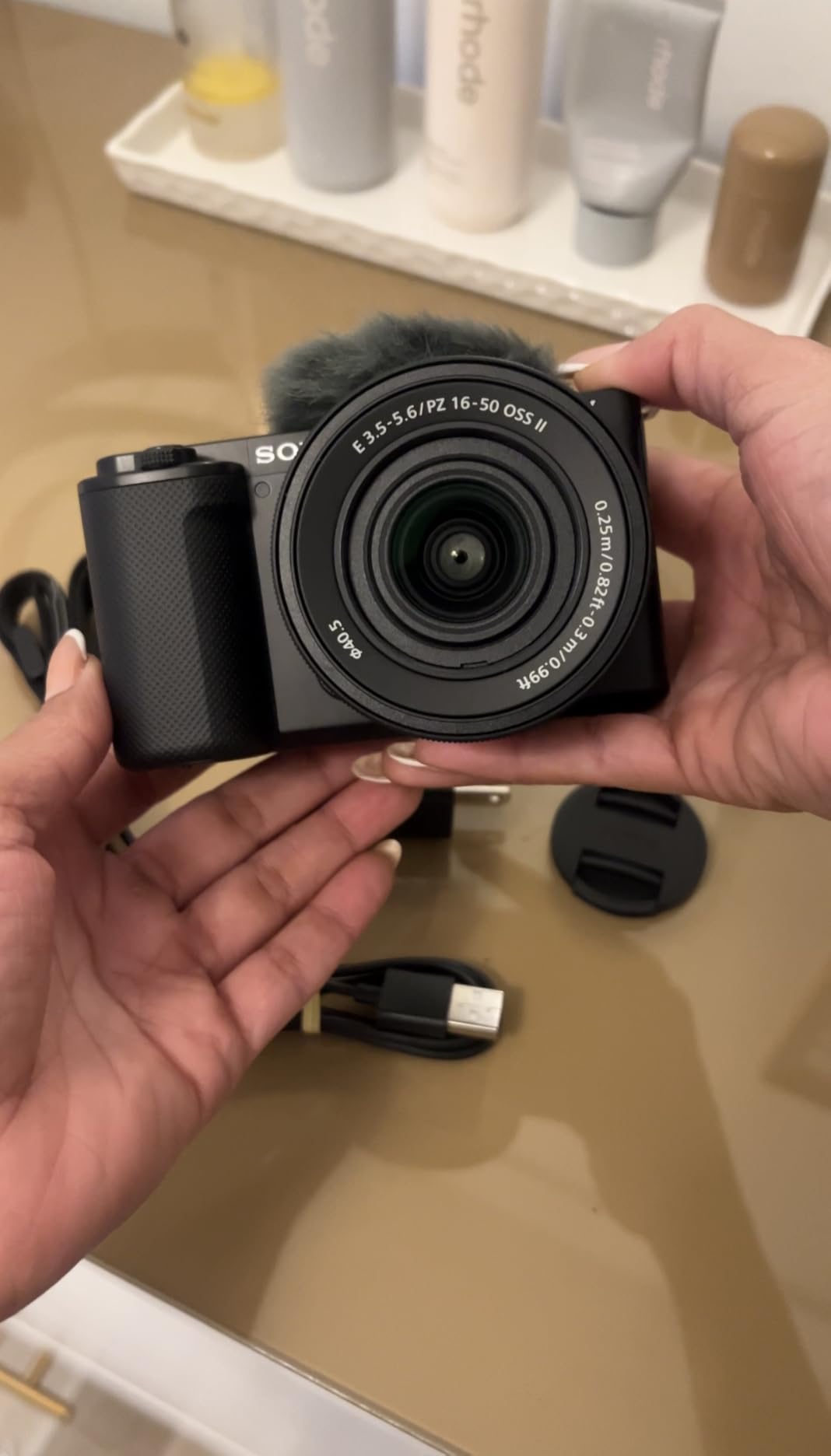 Sony Alpha ZV-E10 APS-C Interchangeable Lens Mirrorless Vlog Camera Kit with 16-50mm Lens customer photo 2
