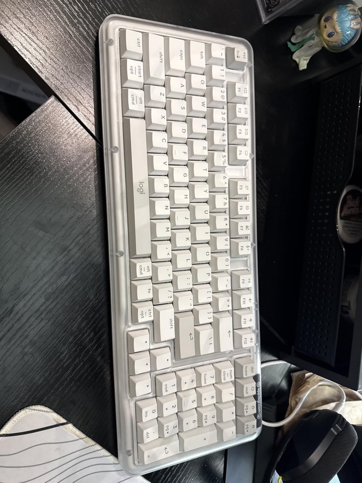 Logitech Alto Keys K98M Wireless Mechanical Clicky Keyboard, Customizable Keyboard with Vibration Absorbing Gasket, Backlit Keys, Bluetooth, USB-C Charging, for PC, Mac, Laptops - Graphite customer photo 2