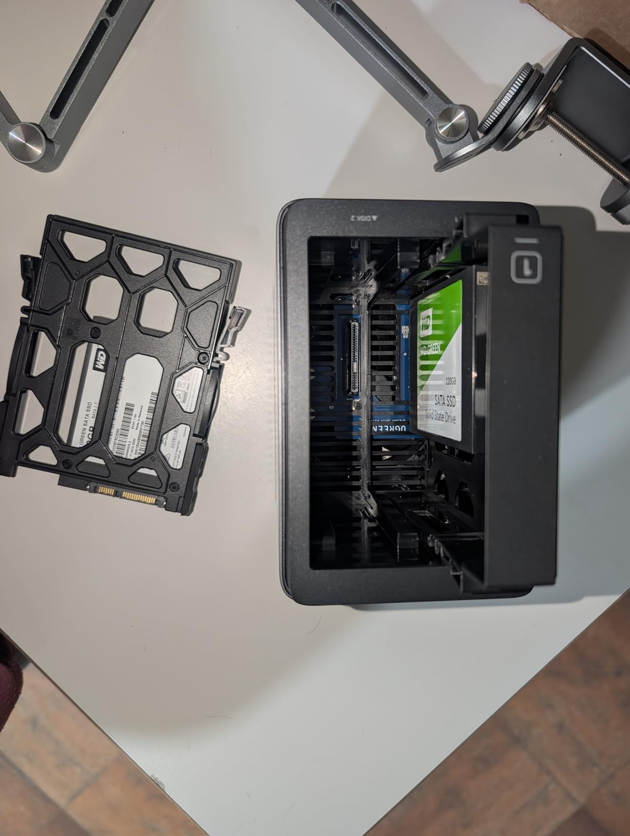 UGREEN NAS DH2300 2-Bay Desktop NASync, Support Capacity 64TB (Diskless), Remote Access, AI Photo Album, Beginner Friendly System, 4GB RAM on Board,1GbE, 4K HDMI, Network Attached Storage(Diskless) customer photo 2