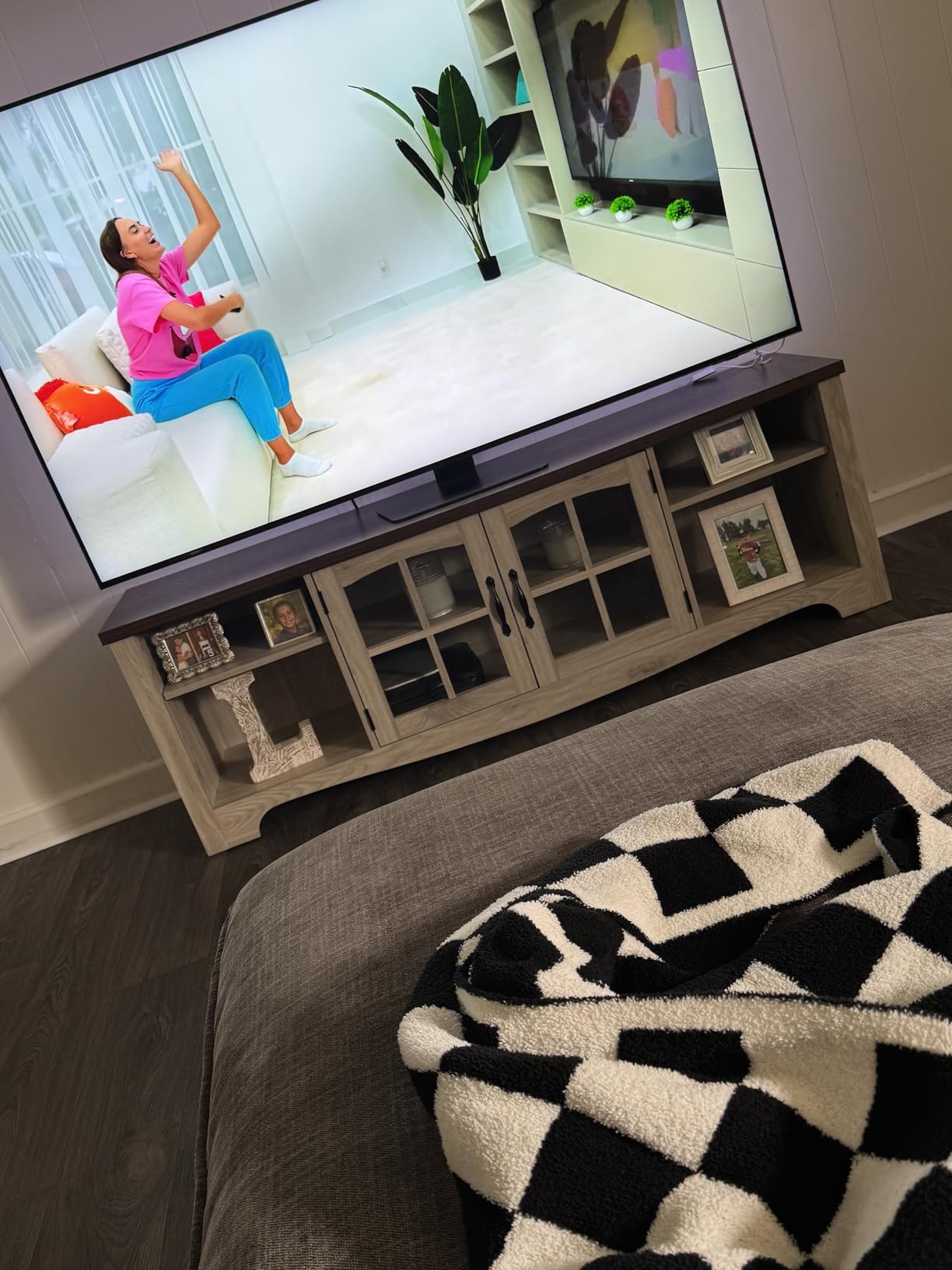 LINSY HOME TV Stand for 75 Inch TV with Storage Cabinets and Glass Doors, Modern Farmhouse customer photo 1