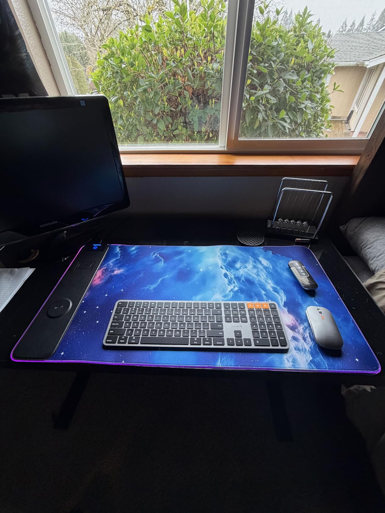 TopMade Wireless Charging Mouse Pad, RGB Gaming Mousepad Home Office Desk Pad, XXL Large customer photo 2