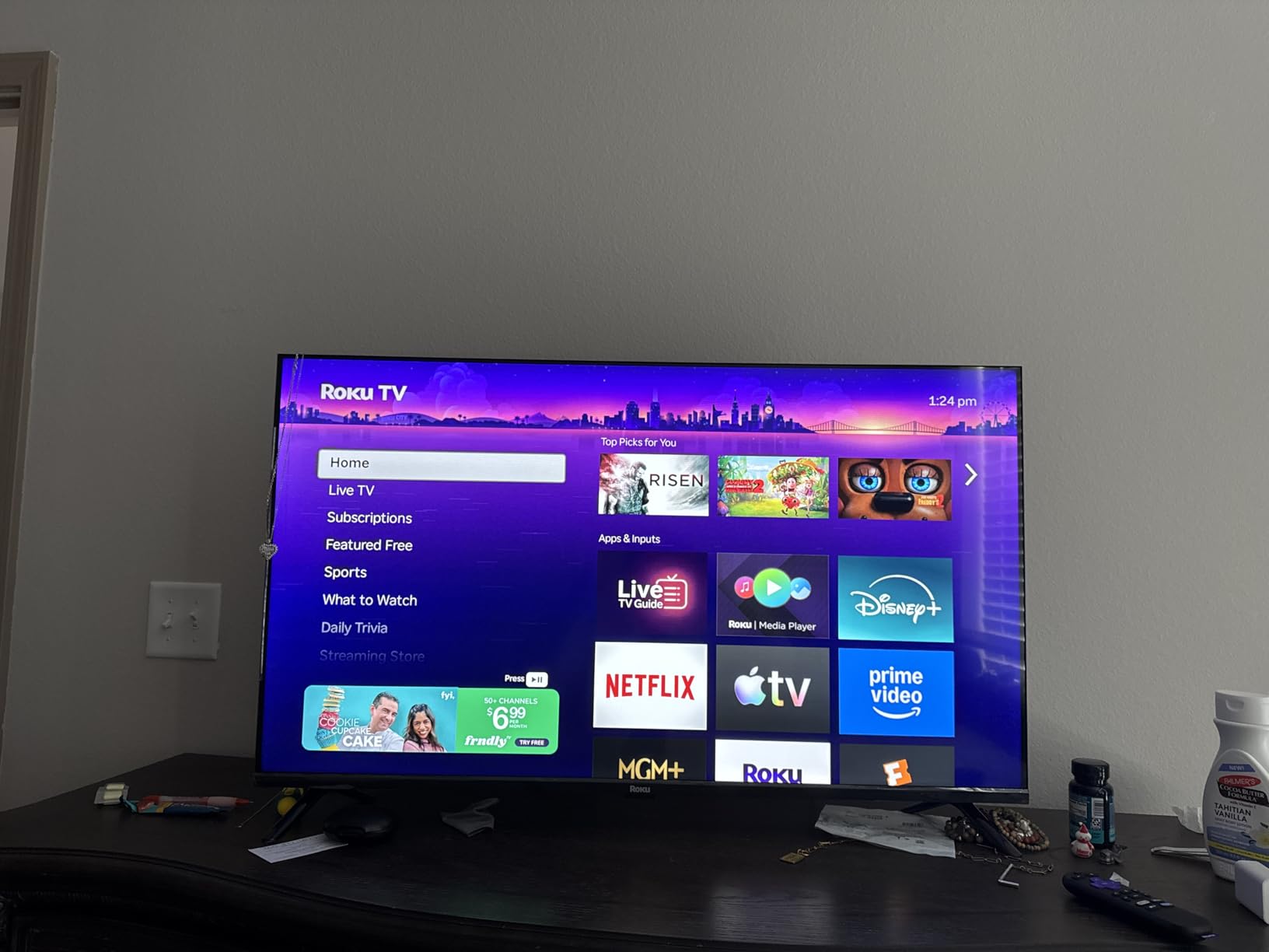 Roku Smart TV 2026 - 40-Inch Select Series, 1080p Full HD TV with Voice Remote customer photo 1