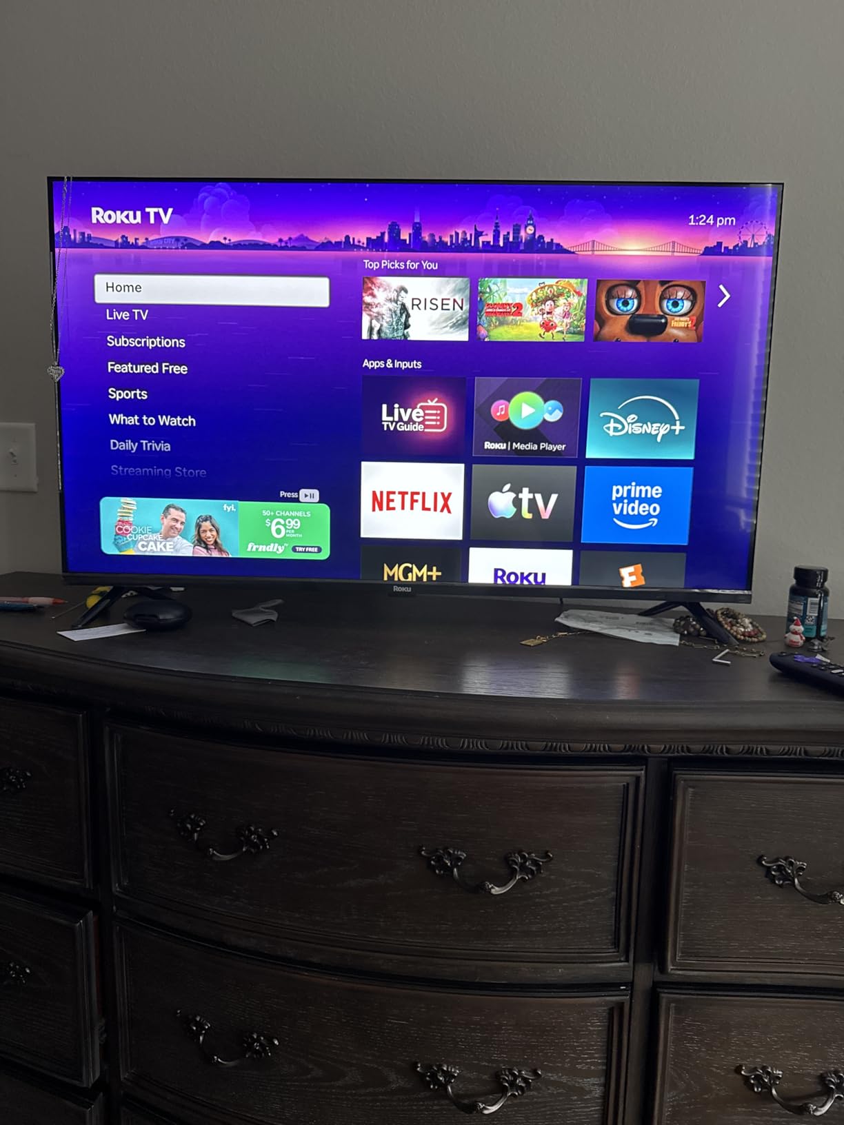 Roku Smart TV 2026 - 40-Inch Select Series, 1080p Full HD TV with Voice Remote customer photo 2