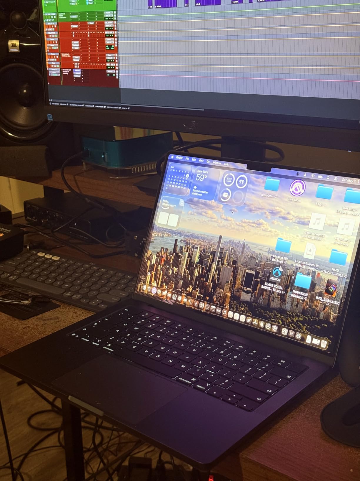 Apple 2025 MacBook Pro Laptop with Apple M5 chip with 10‑core CPU and 10‑core GPU: Built for AI, 14.2-inch Liquid Retina XDR Display, 24GB Unified Memory, 1TB SSD Storage; Space Black customer photo 1