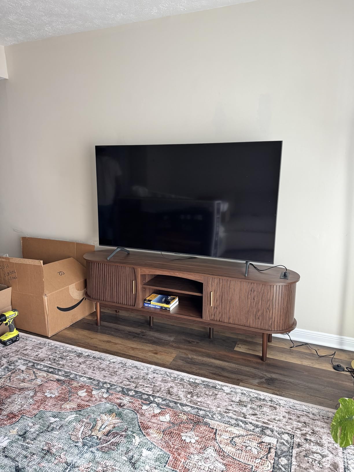 Decofy Mid Century TV Stand for TVs up to 80 Inches, Entertainment Center with Storage, Power Outlet, Fluted Sliding Doors & Adjustable Shelves, Modern Media TV Console Table for Living Room (Walnut) customer photo 2
