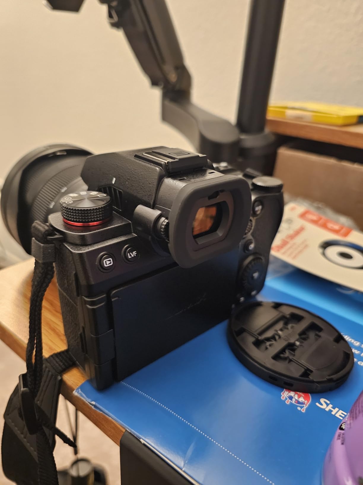 LUMIX S5II Mirrorless Camera, 24.2MP Full Frame with Phase Hybrid AF, New Active I.S. Technology, Unlimited 4:2:2 10-bit Recording with 20-60mm F3.5-5.6 L Mount Lens - DC-S5M2KK9 Black customer photo 1