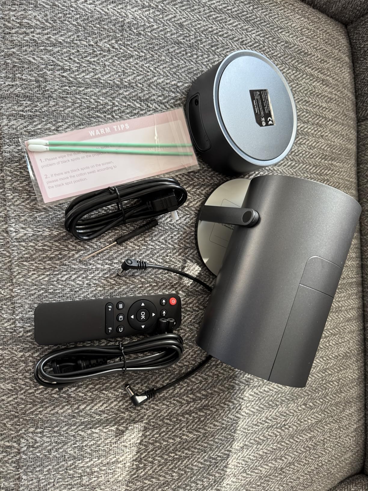 Portable Projector with Built-in Battery for Outdoor & Travel, Mini Projector with WiFi and Bluetooth, 1080P Supported, Electric Focus, Auto Keystone, 210° Rotatable Stand Home Theater customer photo 1