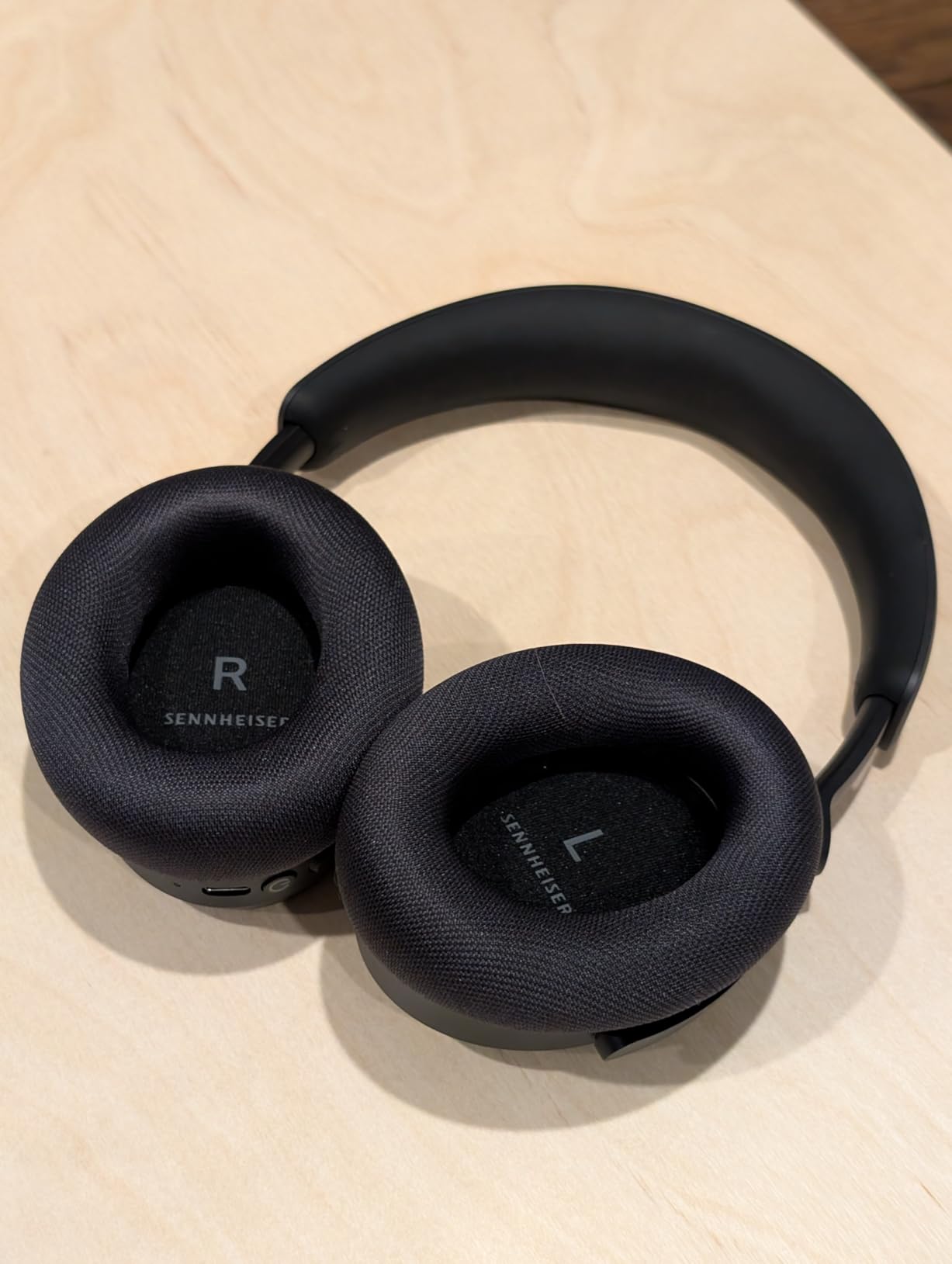 Sennheiser RS 275 TV Headphones - Bluetooth Headphones and Transmitter Bundle - Low Latency Wireless Headphones with Virtual Surround Sound, Speech Clarity and Auracast Technology - 50 h Battery customer photo 1